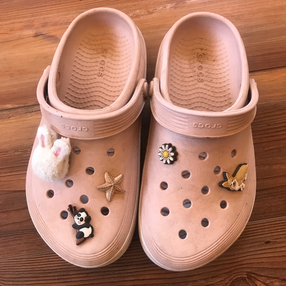 Crocs Kids Classic Clog - Light Pink with Charms